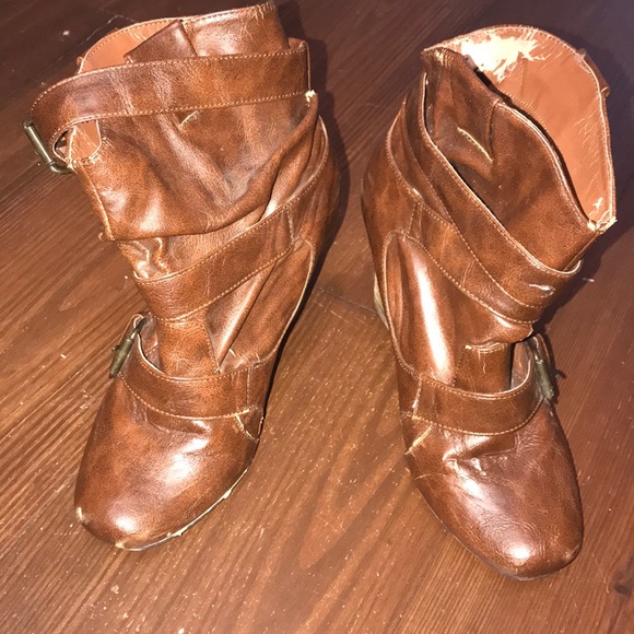 Adorable pair of pre owned boots - Picture 2 of 8